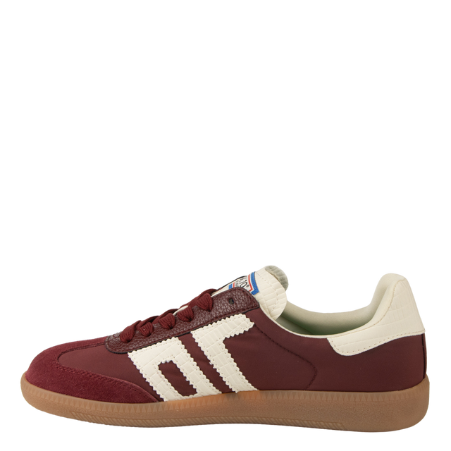Back70 | Ghost in Wine Milk Sneaker