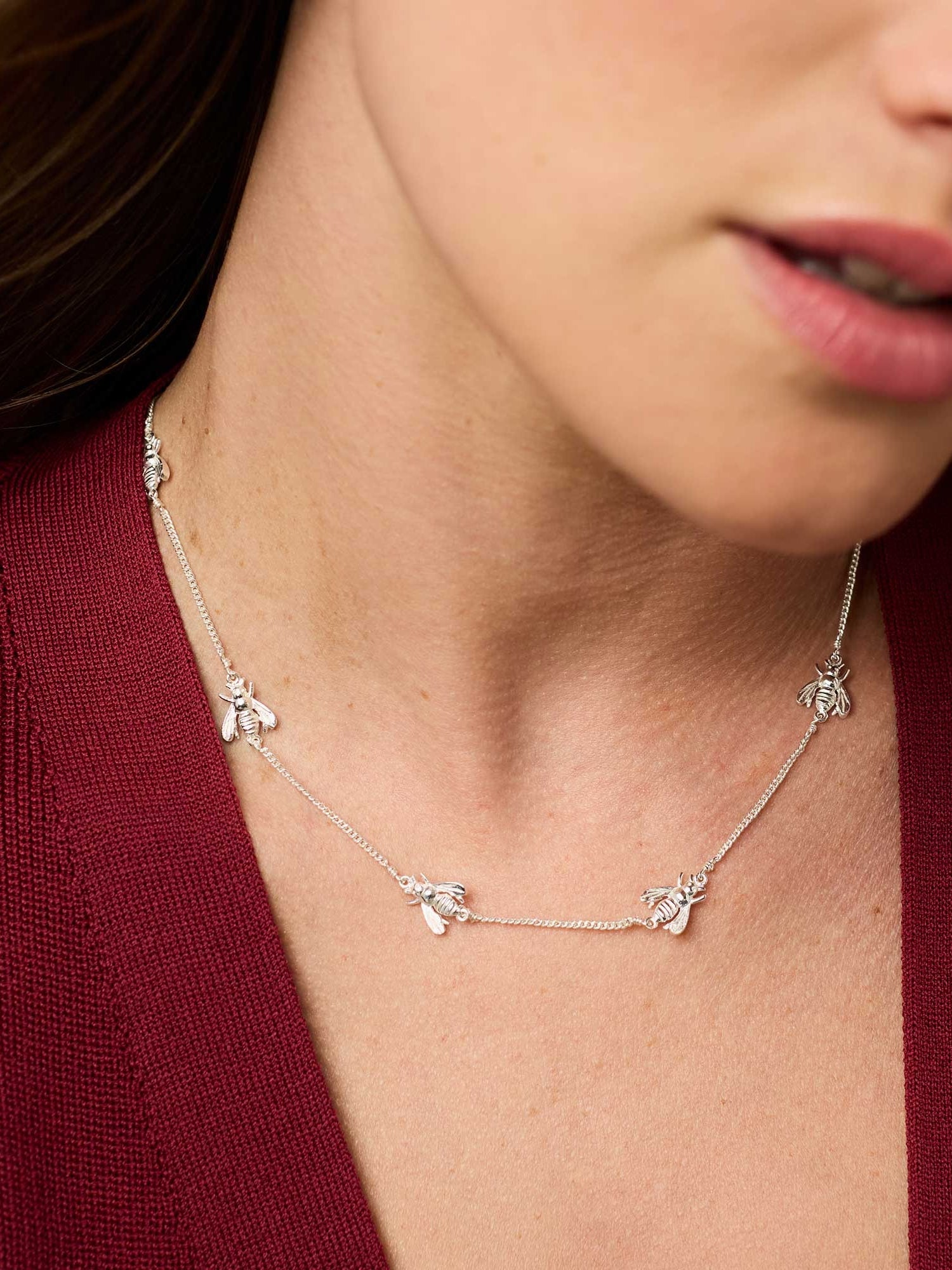 Julie Vos | Bee Delicate Station Necklace