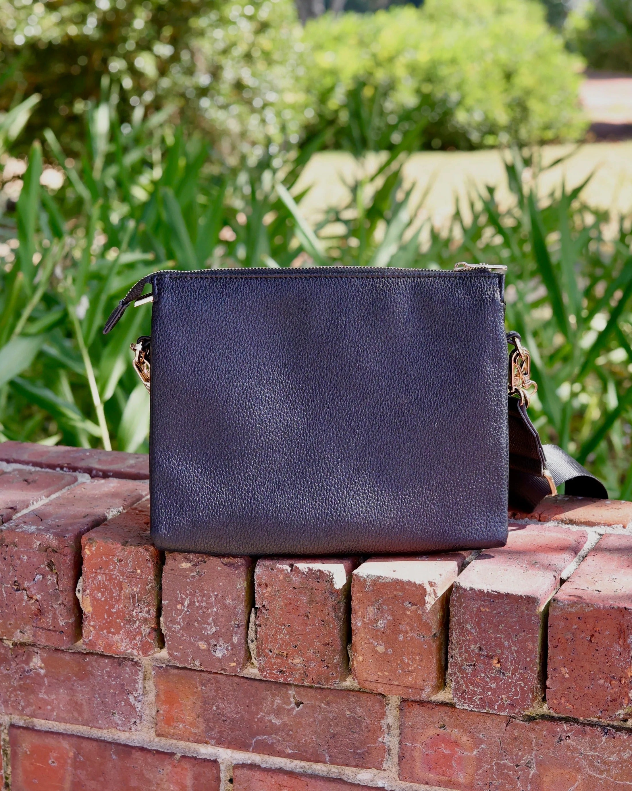 Caroline Hill | Ariana Crossbody- Black