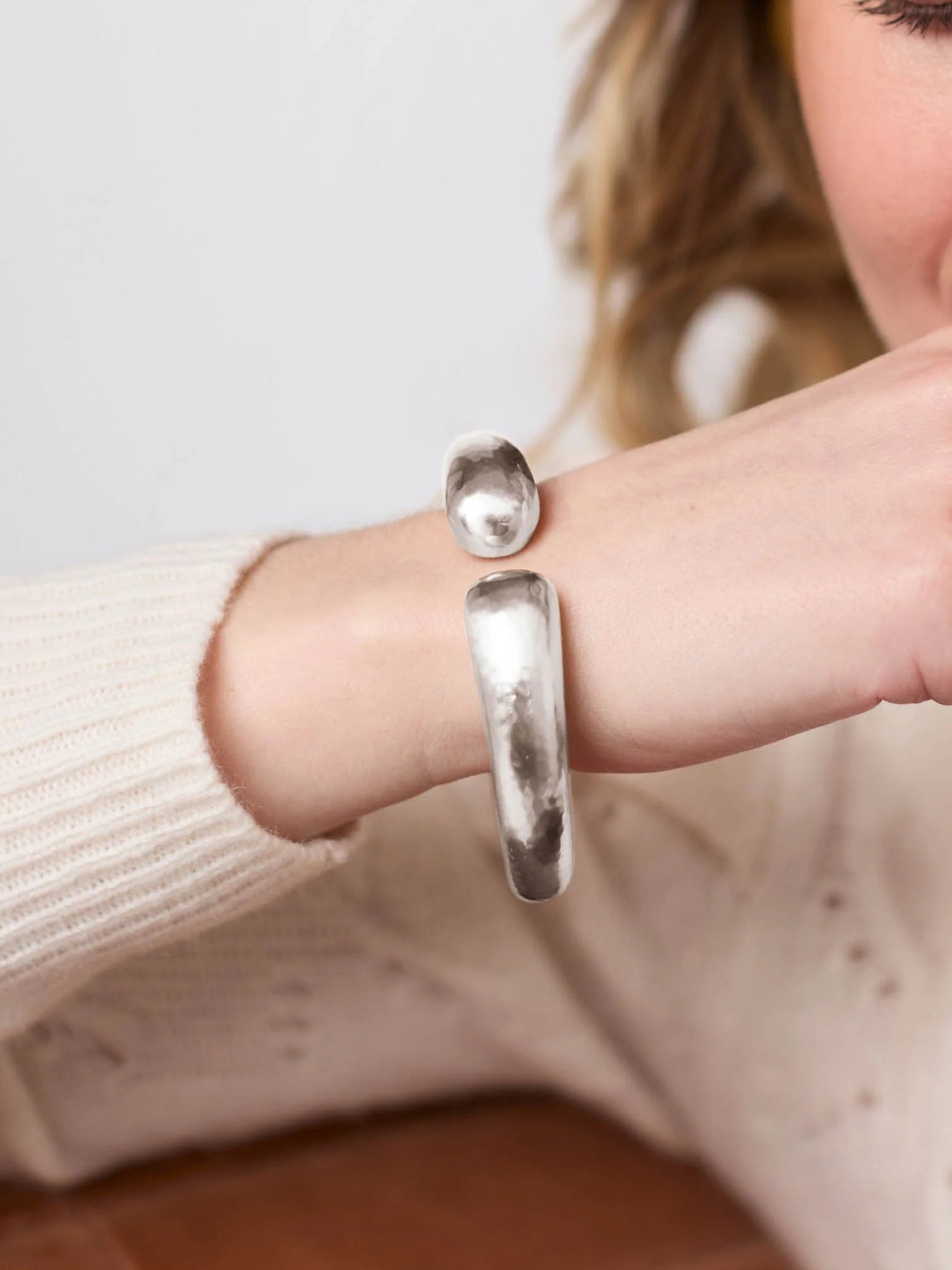 Julie Vos | Solara Demi Cuff