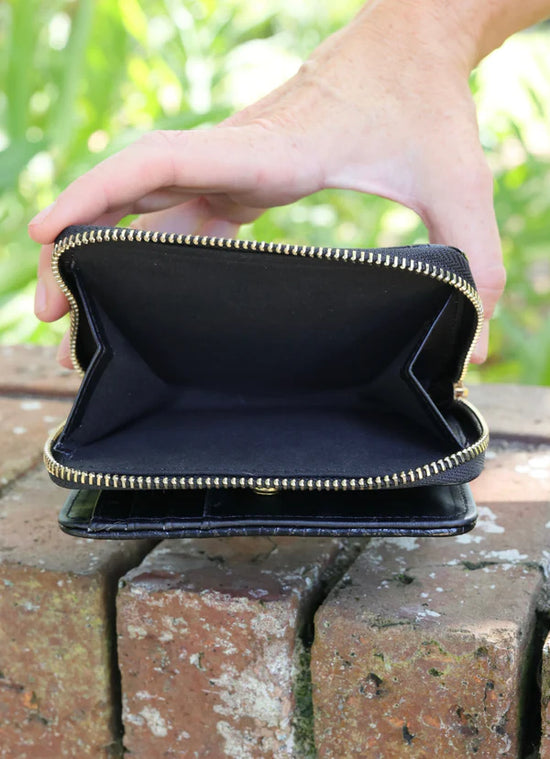 Caroline Hill | Nadine Zippered Wallet Black ES