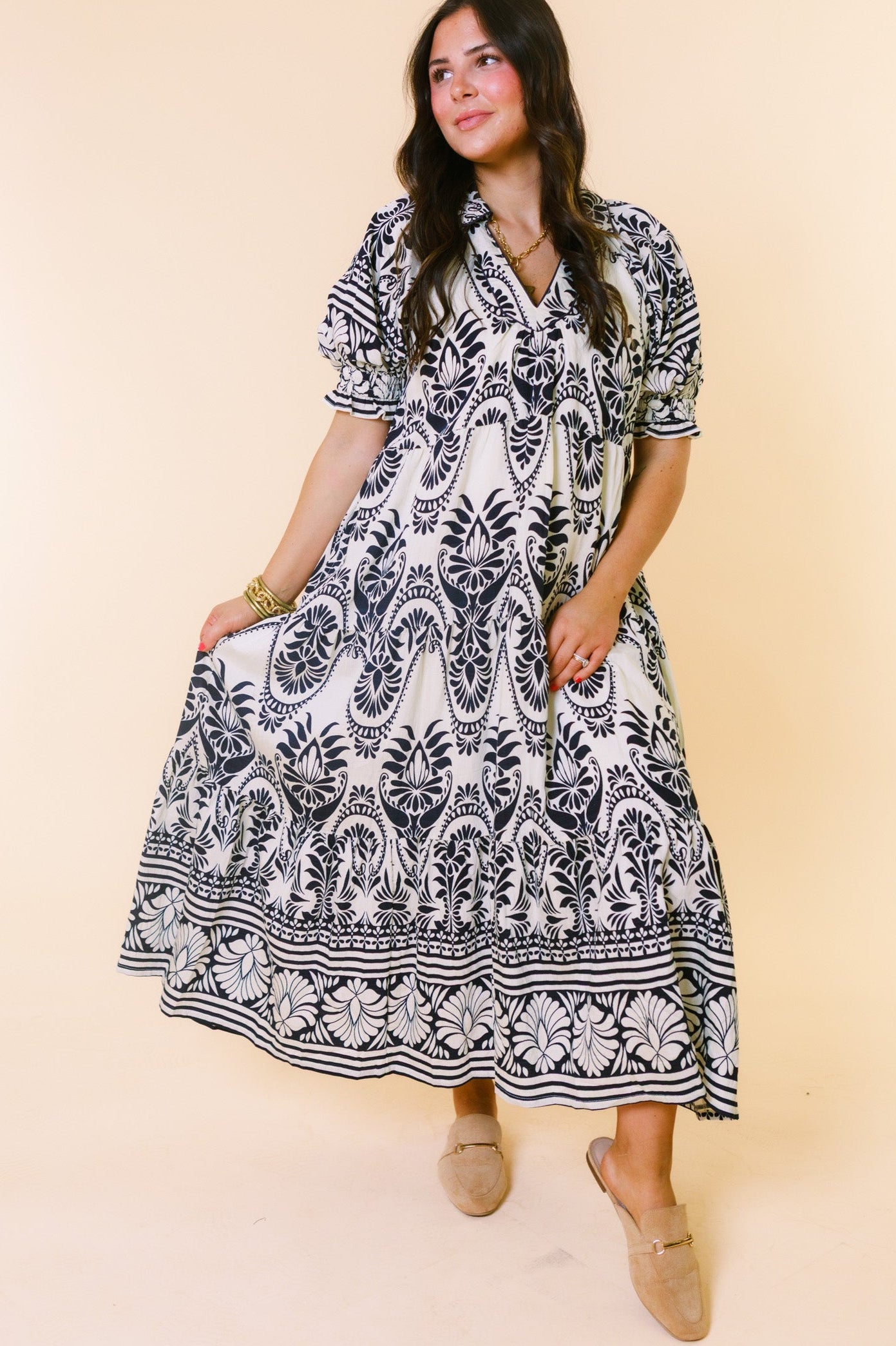 The Graceful Border Midi Dress