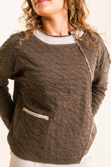 Crinkled Metro Pullover in Umber