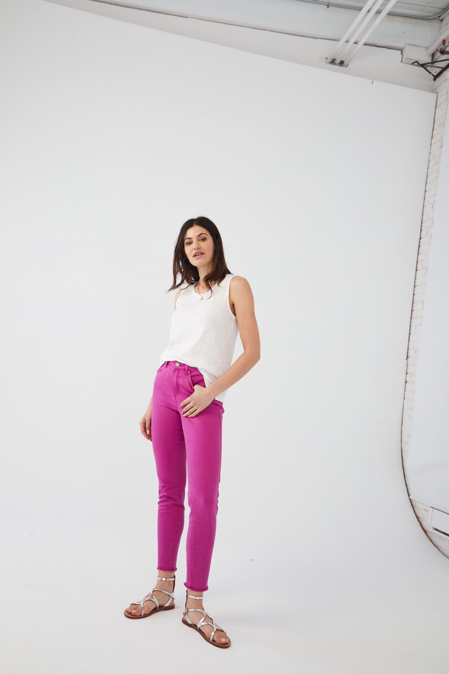 Load image into Gallery viewer, Olivia Slim Ankle Jeans
