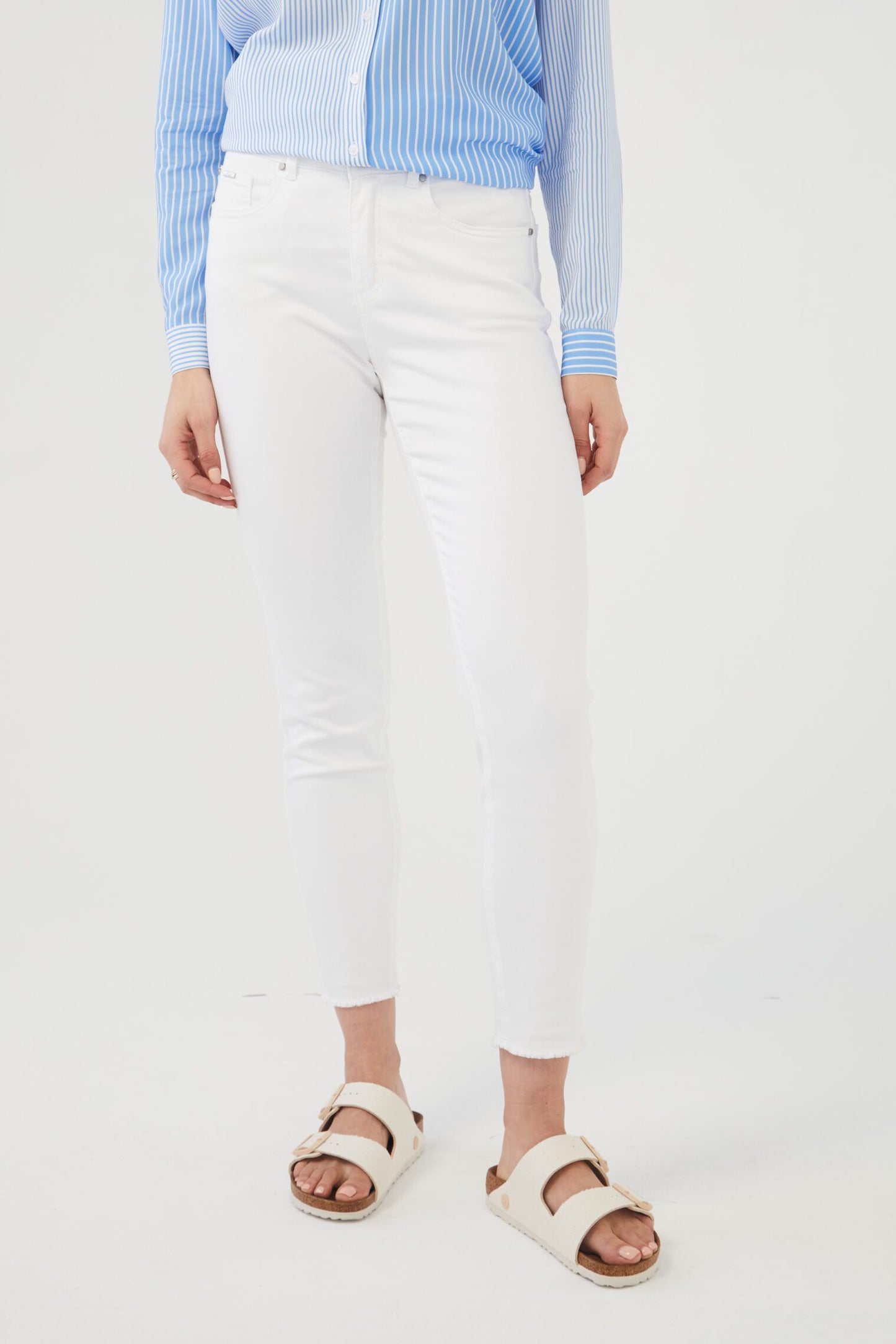 Load image into Gallery viewer, Olivia Slim Ankle Jeans

